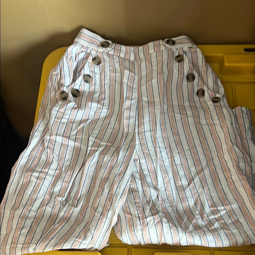 American Eagle women’s Bottoms with Button Detail wide leg cropped